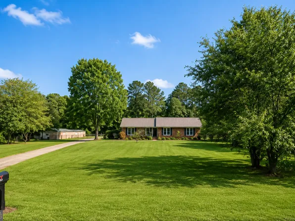 3511 W Surrey Rd, Albany, GA 31721