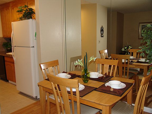 5th image of 960 Kiely Blvd Unit E