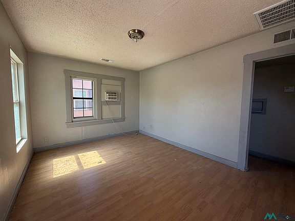 4th image of 406 S Union Ave