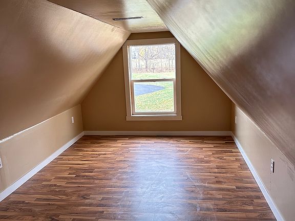 3rd image of 625 1/2 N Blackhawk Blvd #1
