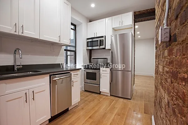 Rented by Weinstein Realty Group | media 30