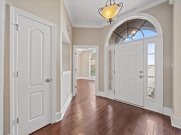 4th image of 142 Autumn Cove Dr