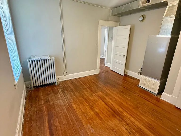 3310 Barton Ave — Photo 9