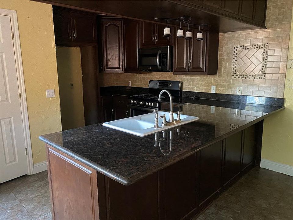 2nd image of 2808 Maverick Ave