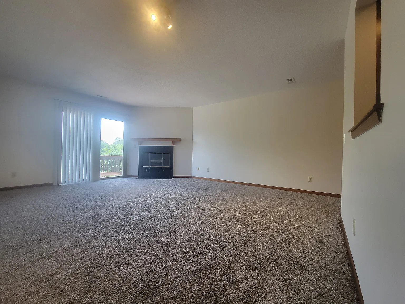 2 bed, 957 sqft, $1,200 — Photo 4