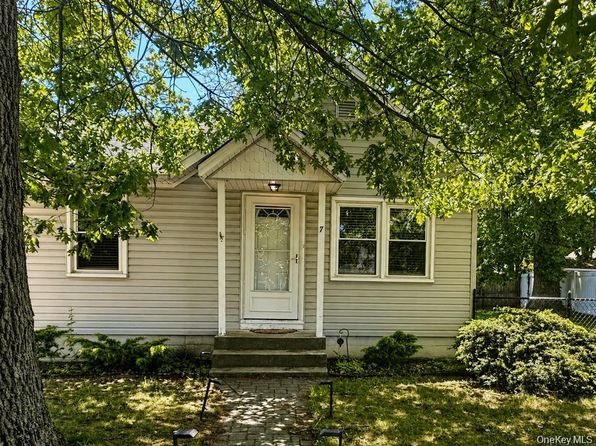 7 Bolton Dr