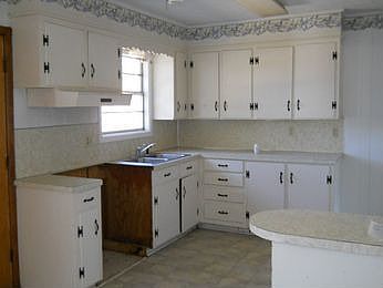 2nd image of 702 Cannon St