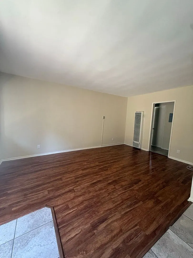 The South Bay Apartments — Photo 4