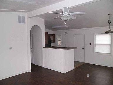 2nd image of 1816 W Kirby Ave
