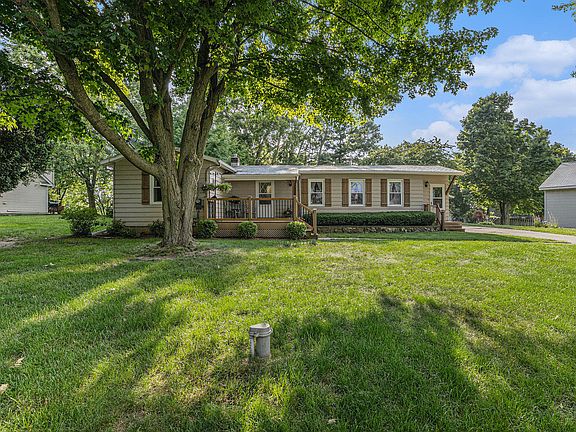2nd image of 6895 Weller Dr NE