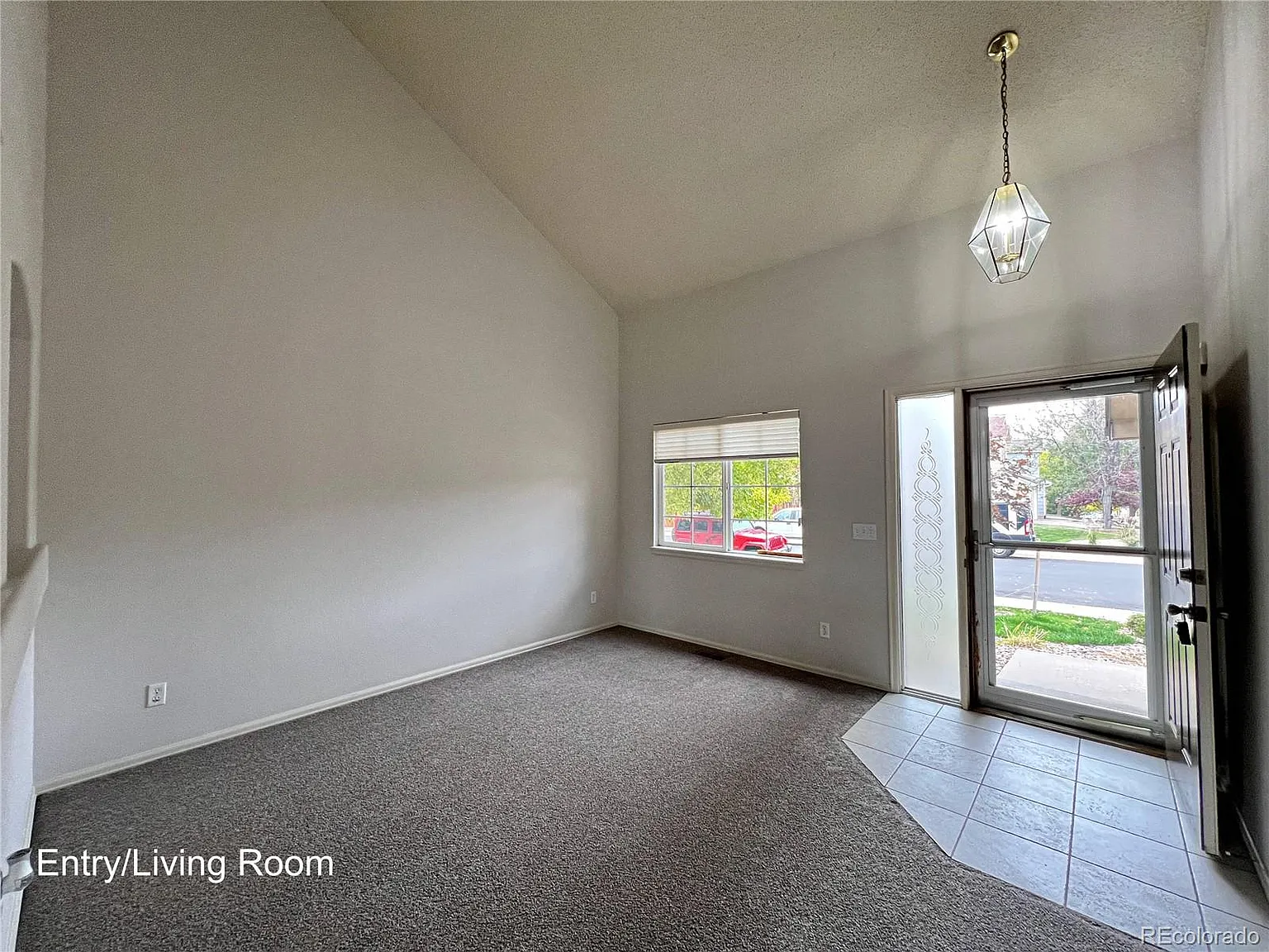 4 bed, 2.5 bath, 2128 sqft, $3,200 — Photo 4