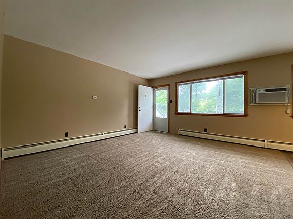 4th image of 1101 N College Ave