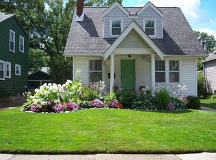 915 Edgewood Dr, Royal Oak, MI