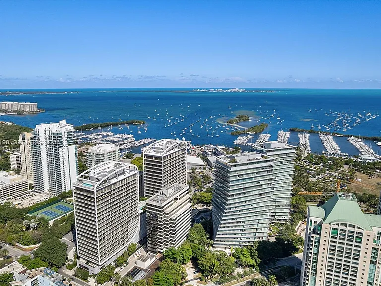 2655 S Bayshore Dr #1911 — Photo 3