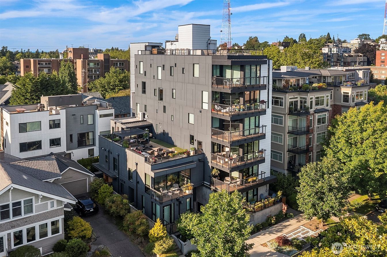1st image of 210 W Comstock Street #301
