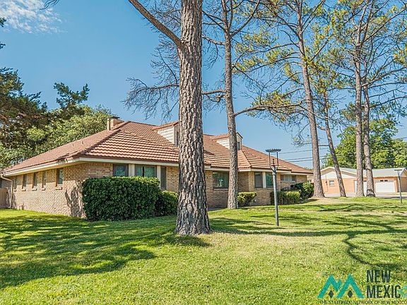 3rd image of 301 E Baja Dr