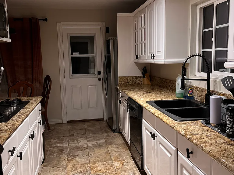 Calverton Dr — Photo 6