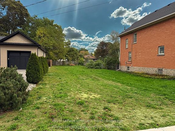 3rd image of 299 Beech St