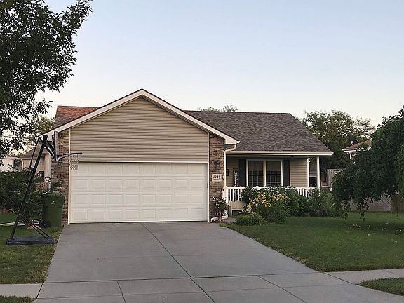 4th image of 1939 Gunnison Dr