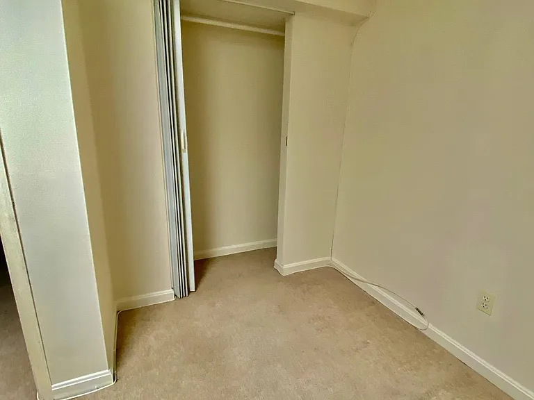610 Coral Reef Dr — Photo 32