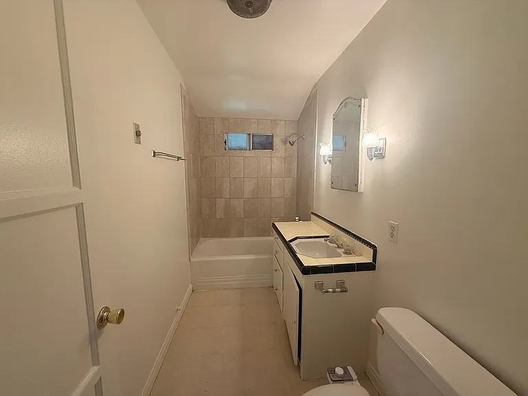 5137 Olivewood Ave — Photo 5