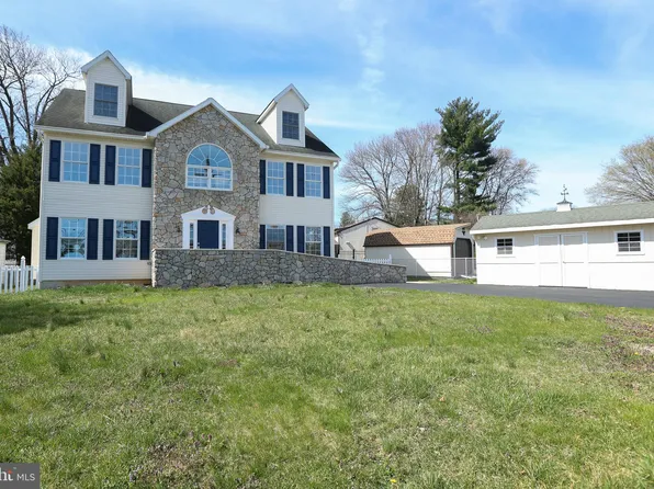 415 Albany Ct, Wallingford, PA 19086