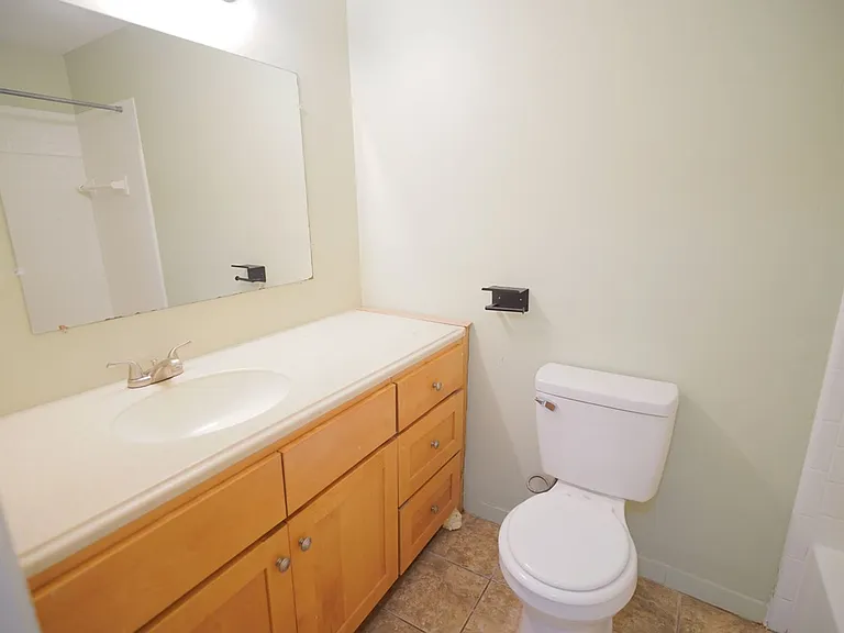 2304 Hartsfield Ct #B — Photo 11