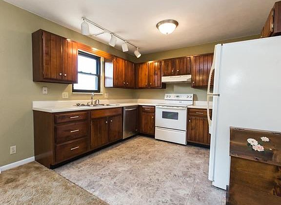 4th image of 203 Plum Ln