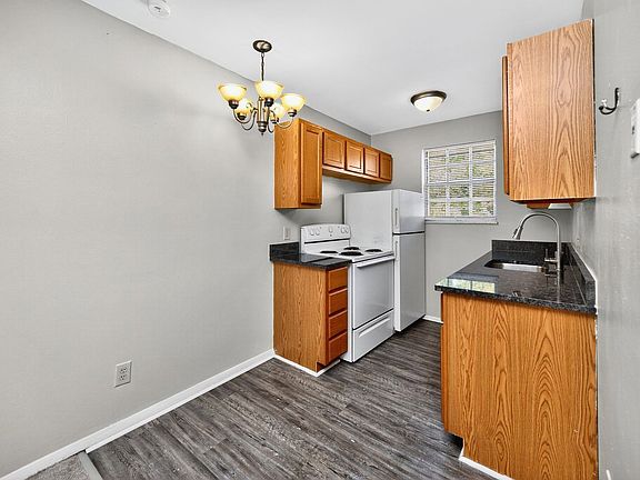 2nd image of 3426 Telford St #5