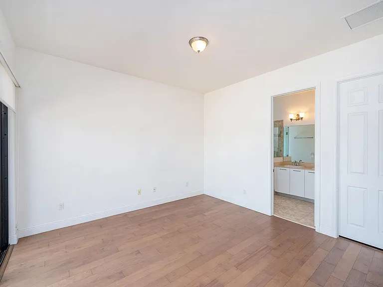 5157 NW 85th Ave — Photo 30