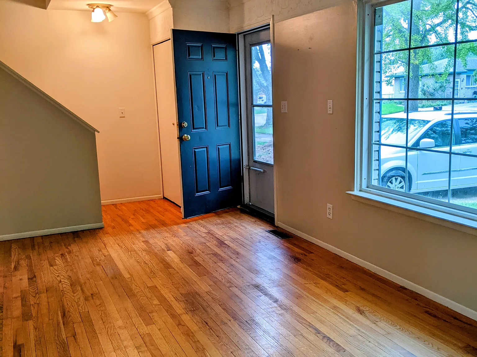3 bed, 1.5 bath, 1128 sqft, $1,800 — Photo 3