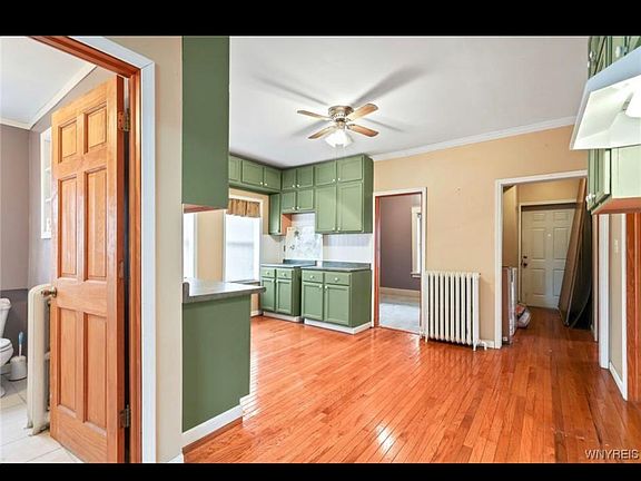 3rd image of 2502 Niagara St #2