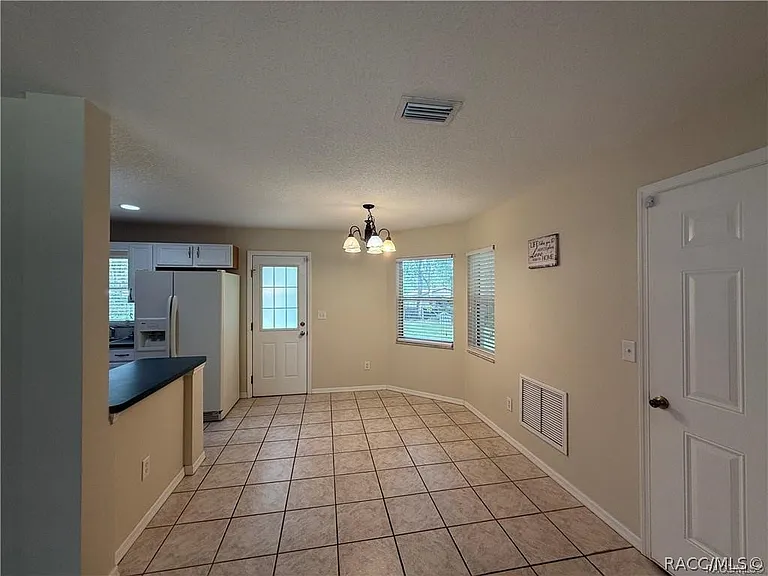 3057 E Catherine Ln — Photo 6