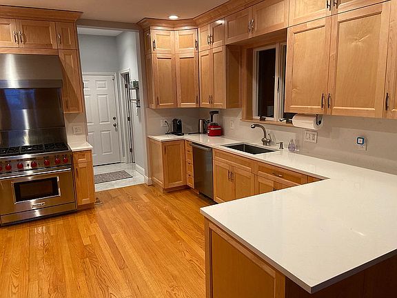 2nd image of 26 Emerson Pl