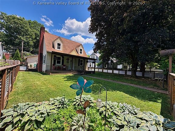 3rd image of 3918 Washington Ave SE