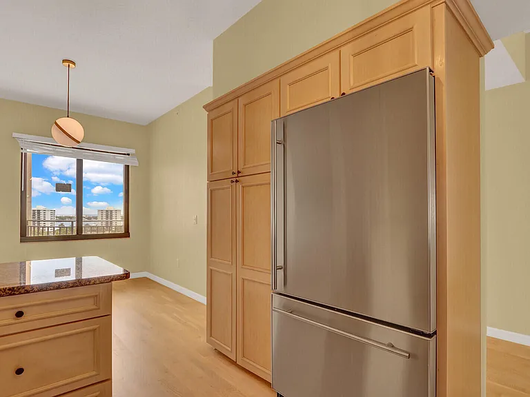 370 Golfview Rd #901 — Photo 16