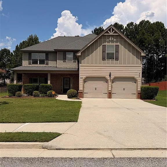 559 Madison Park Dr — Photo 1