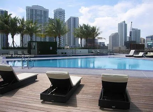 Ivy Condo — Photo 3