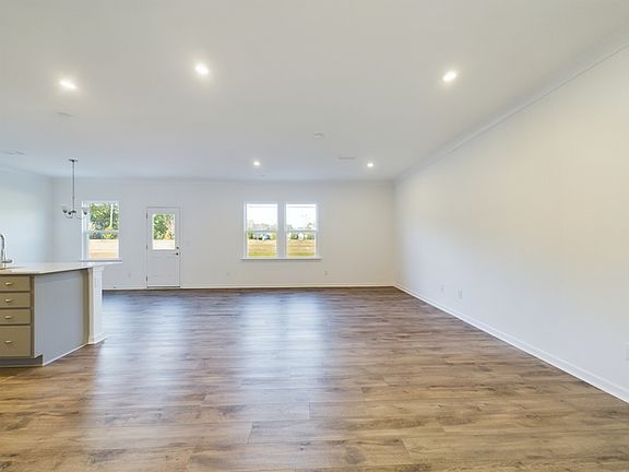 4th image of 14219 Penbury Ln