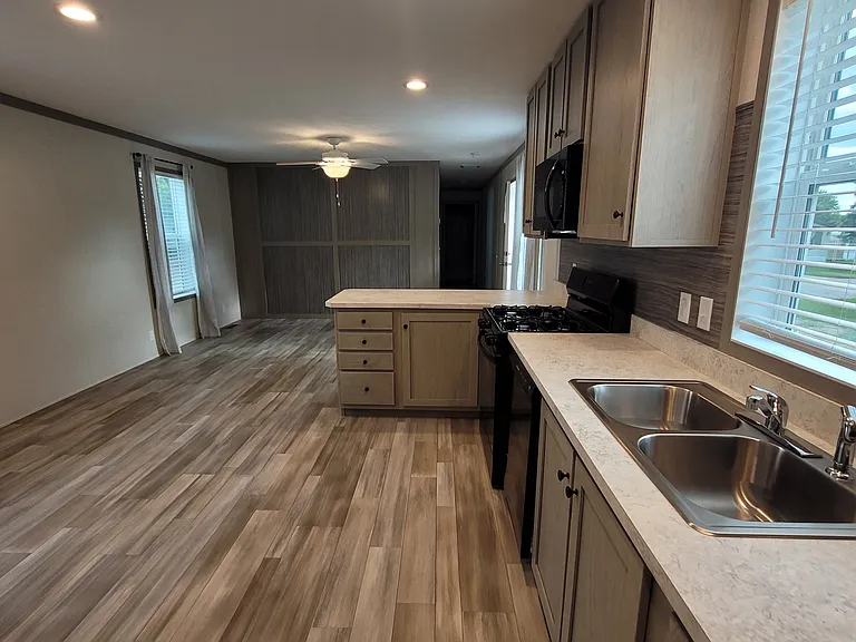 855 W Jefferson St #167 — Photo 2