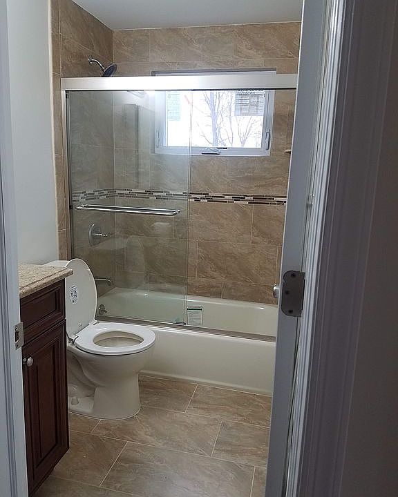 1st image of 695 Jennings Ave
