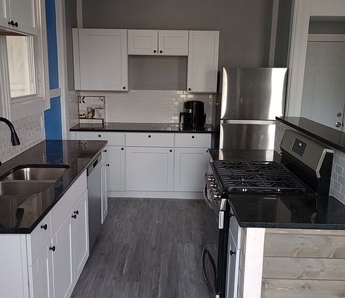 4th image of 3810 Whitman Ave #3