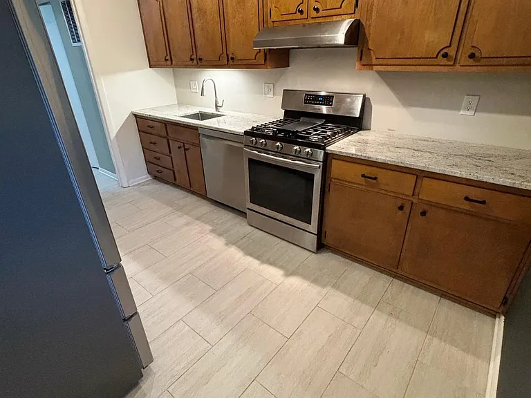 5107 Cliffhaven Dr — Photo 32