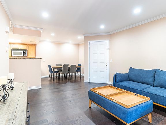 3rd image of 12043 Alta Carmel Ct Unit 124