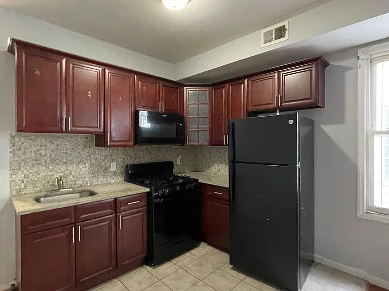269 Hobson St #2L — Photo 1