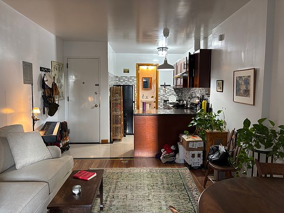 2nd image of 146 Forsyth St #5E