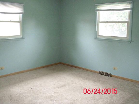 5th image of 462 Mackinaw Ave