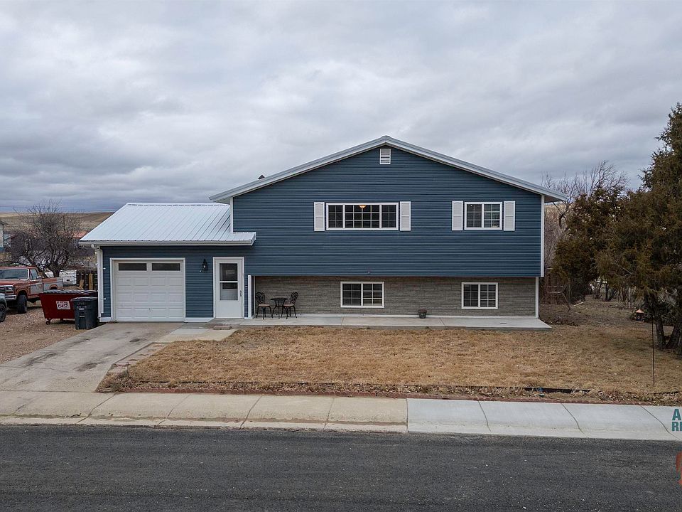 1st image of 922 Keller Drive