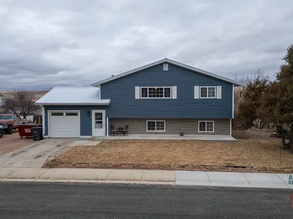 922 Keller Drive, Glenrock, WY 82637