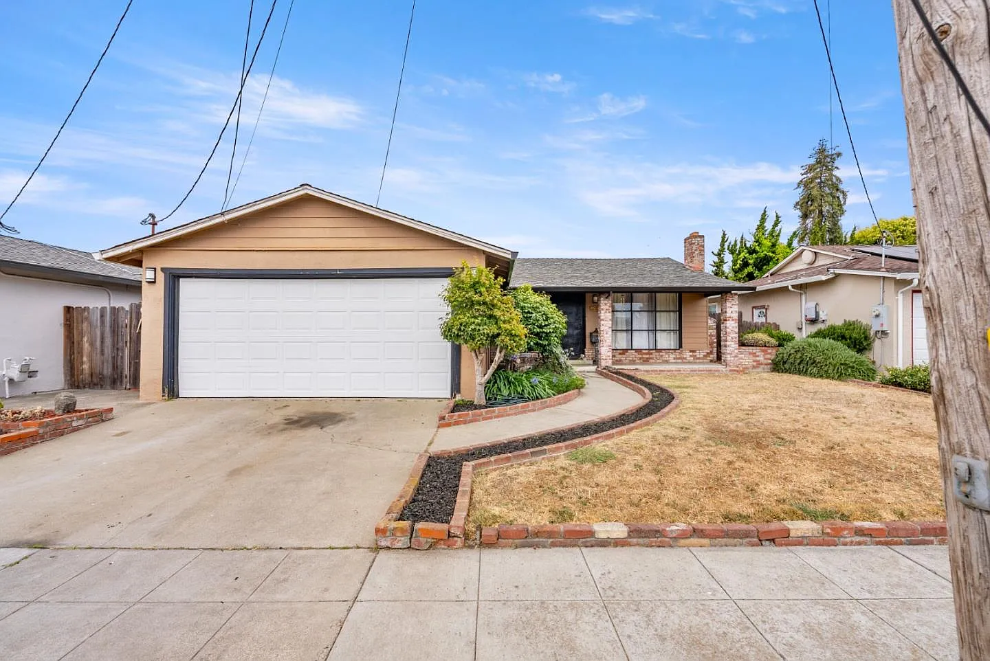 26147 Stryker St photo 1